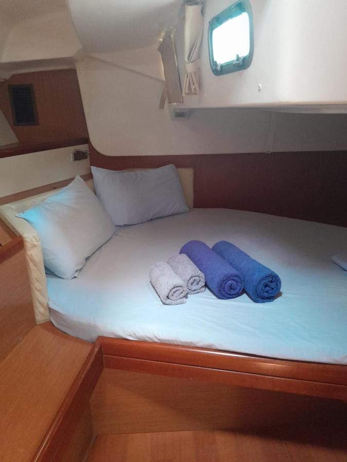 Private Room On Sailing Yacht 'Victoire' Marzamemi Kültér fotó